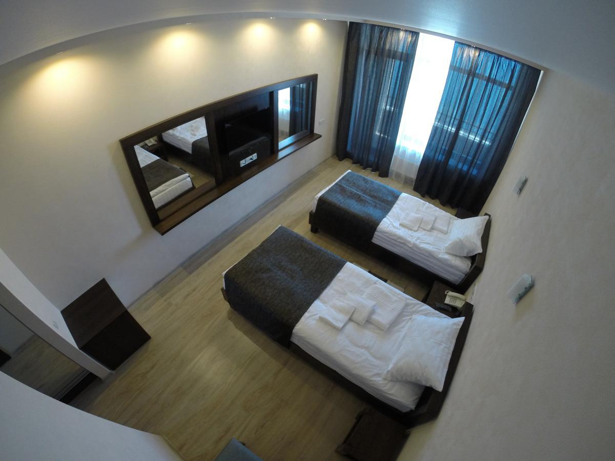Viro Hotel Chornomorsk Exterior photo