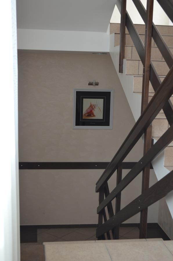 Viro Hotel Chornomorsk Exterior photo